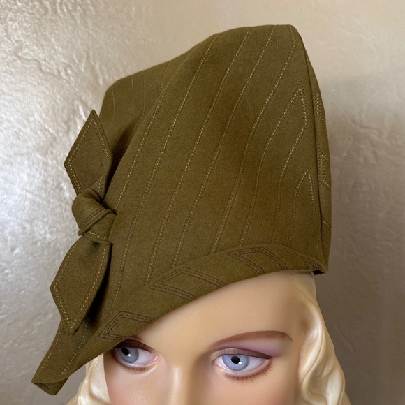 ASTOUNDING 1930s\' OLIVE GREEN FELT HAT WITH INTRICATE TOPSTITCHING & BOIW main image 7